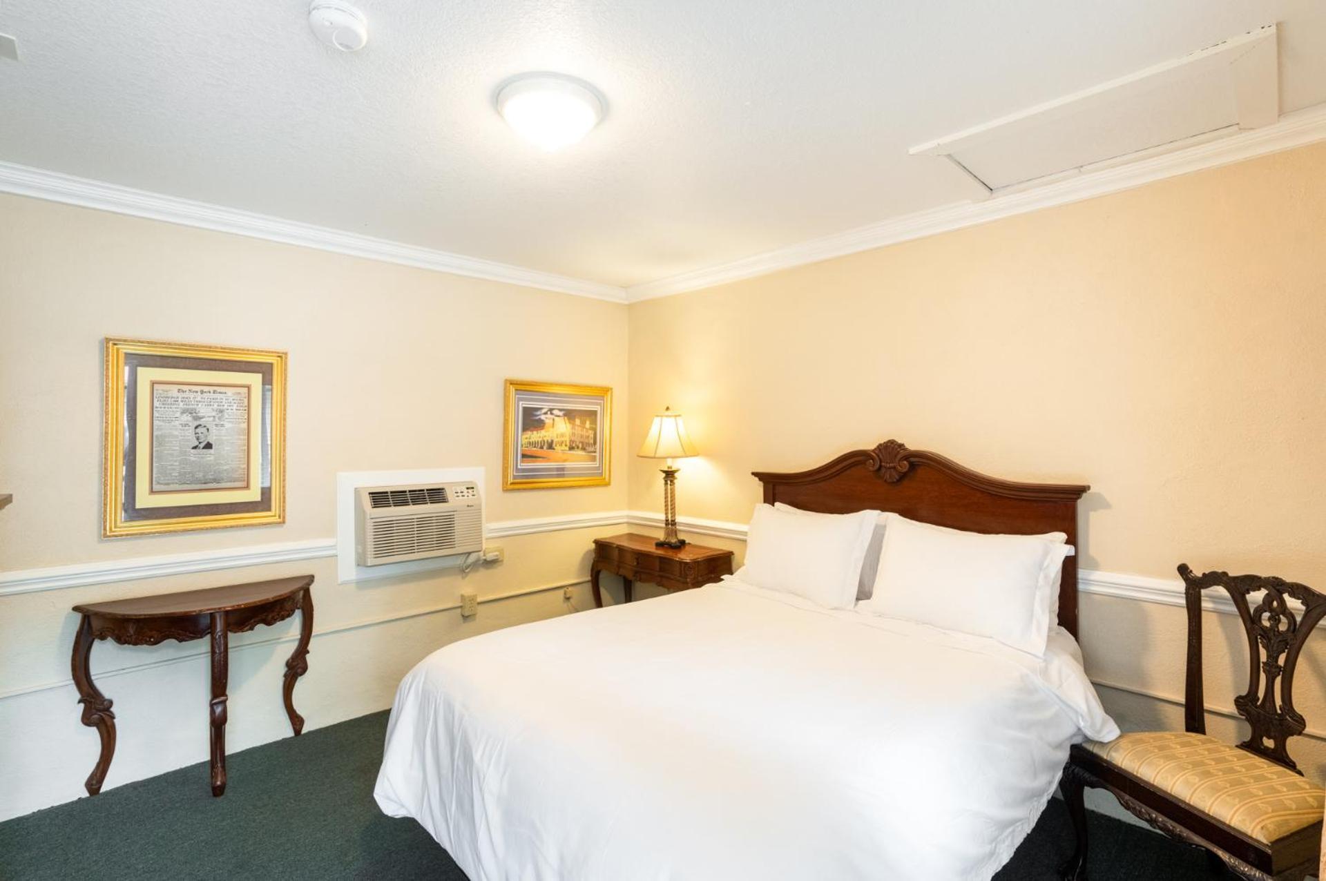 Lake Lure Inn And Spa Екстериор снимка