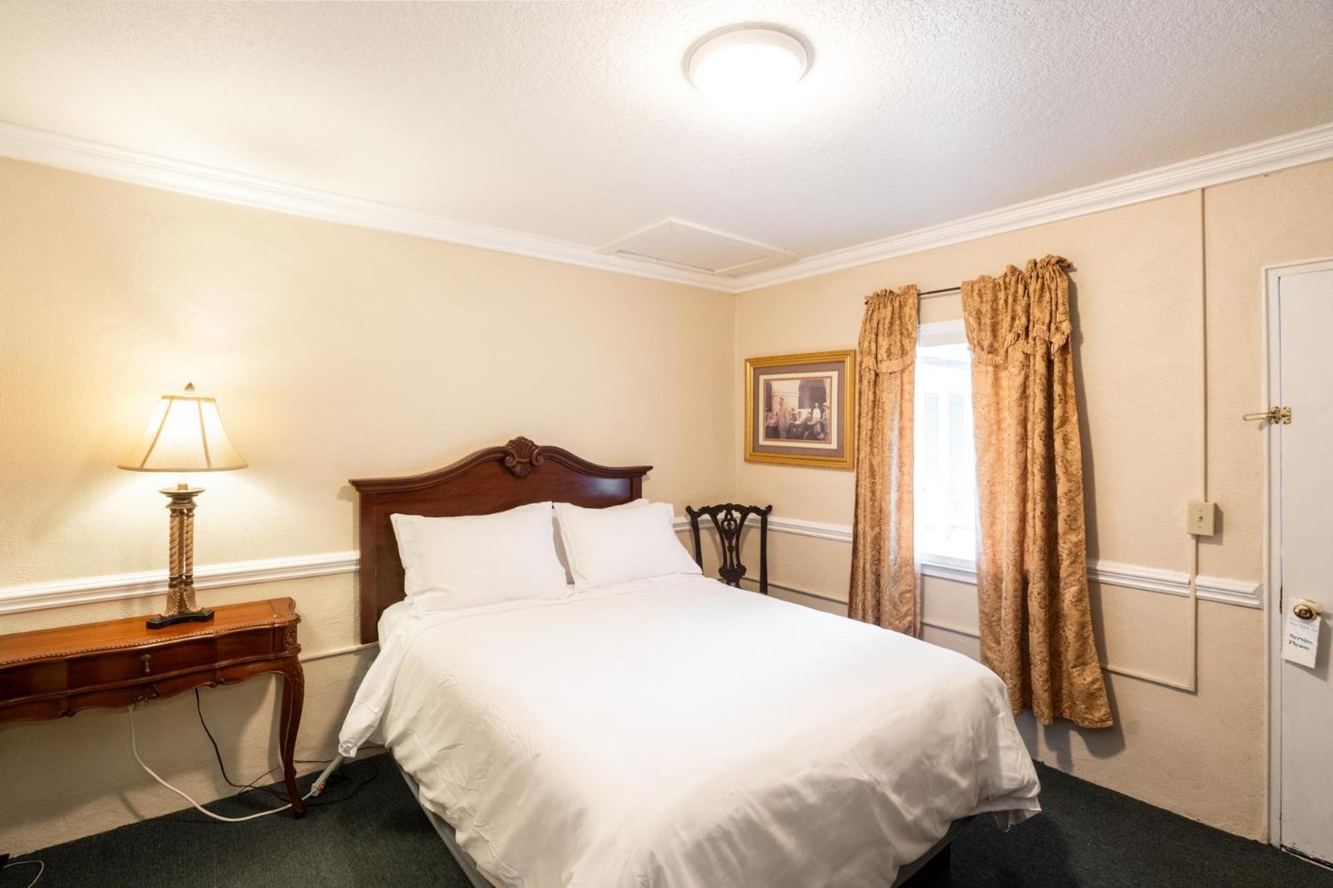 Lake Lure Inn And Spa Екстериор снимка