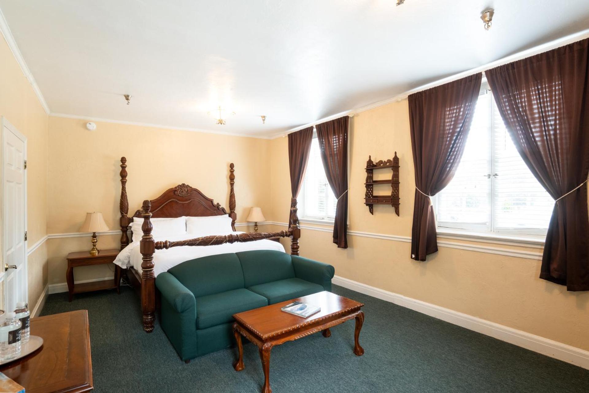 Lake Lure Inn And Spa Екстериор снимка