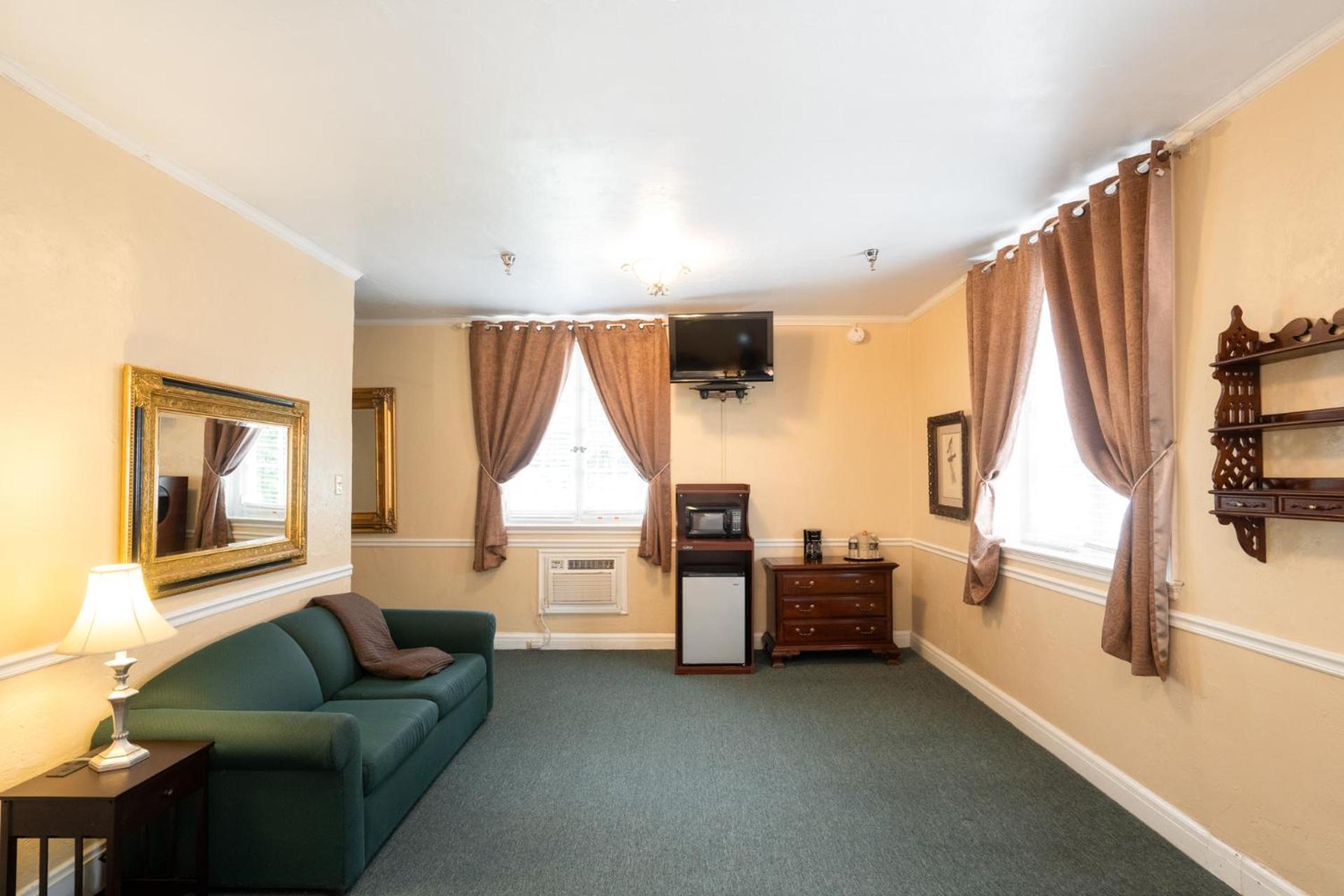 Lake Lure Inn And Spa Екстериор снимка