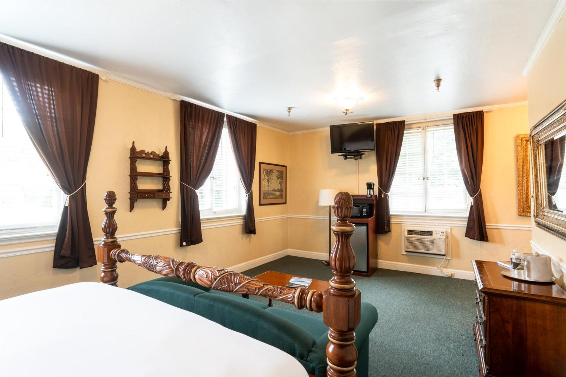 Lake Lure Inn And Spa Екстериор снимка