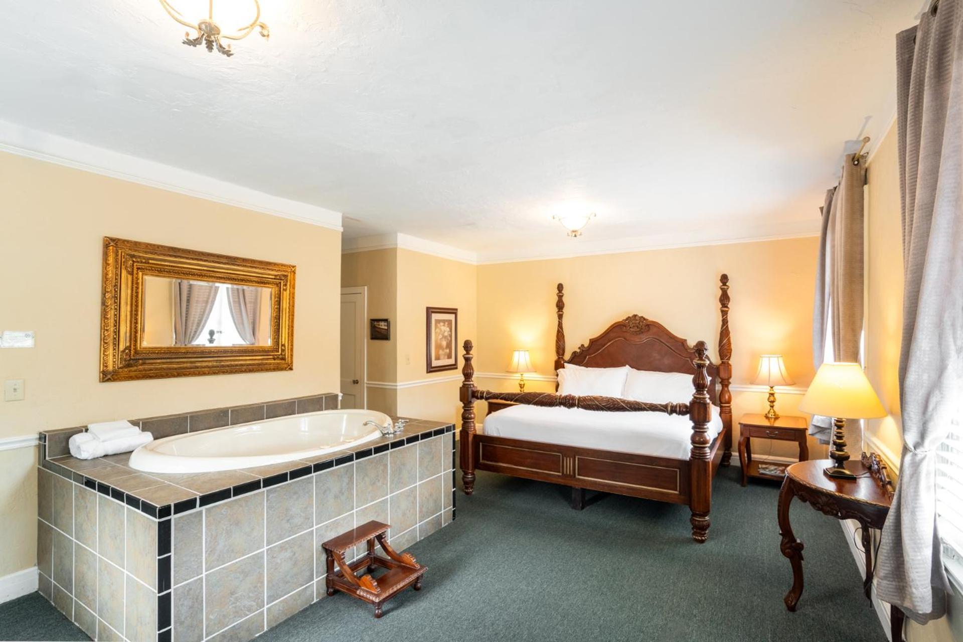 Lake Lure Inn And Spa Екстериор снимка