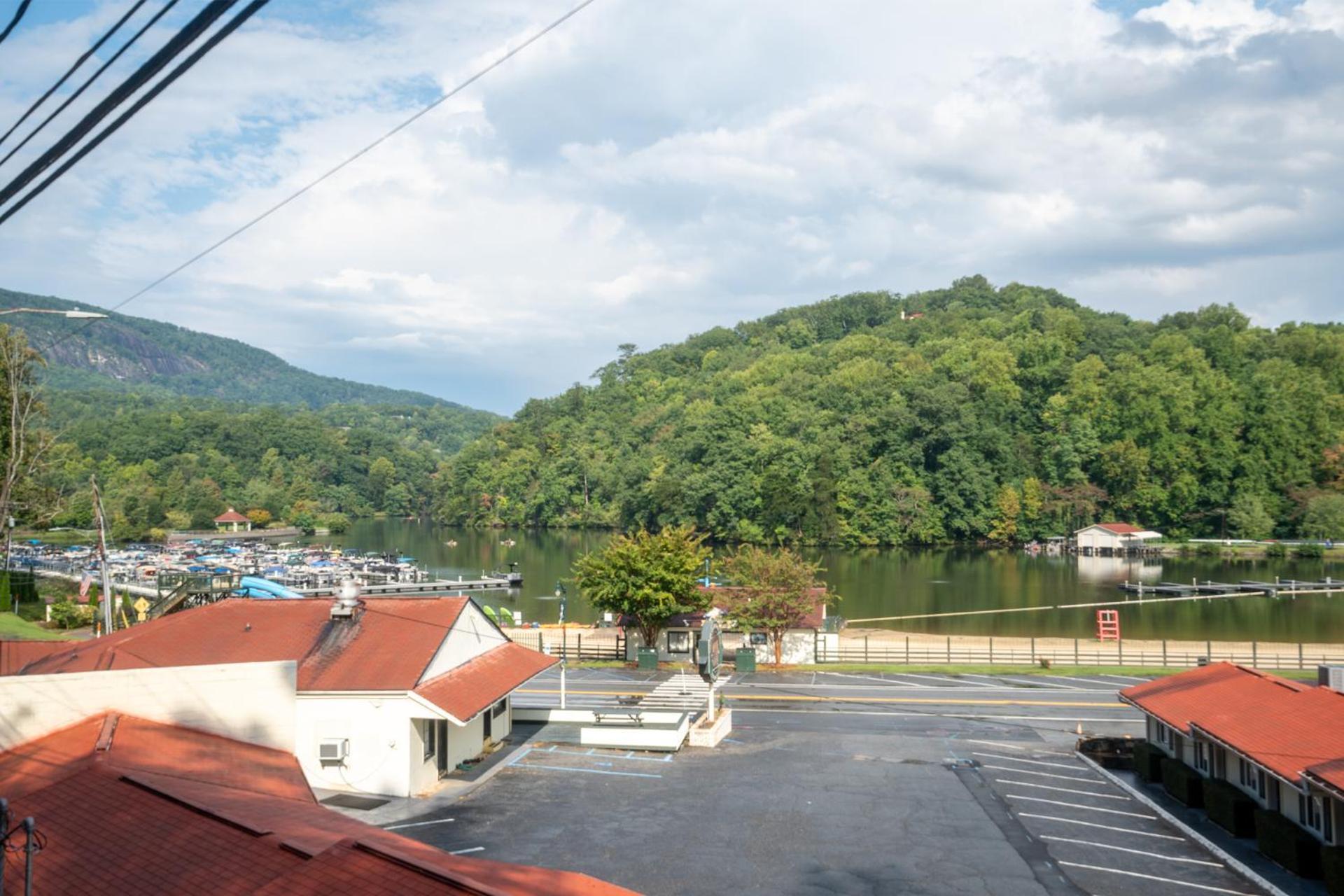 Lake Lure Inn And Spa Екстериор снимка