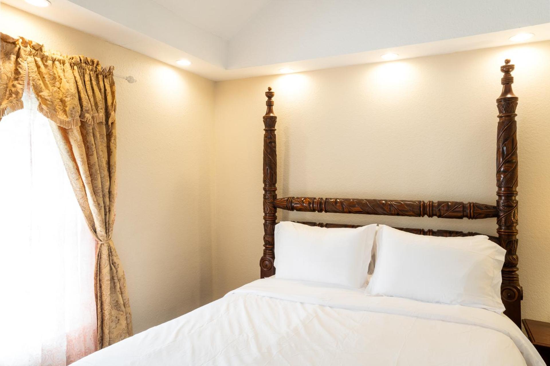 Lake Lure Inn And Spa Екстериор снимка