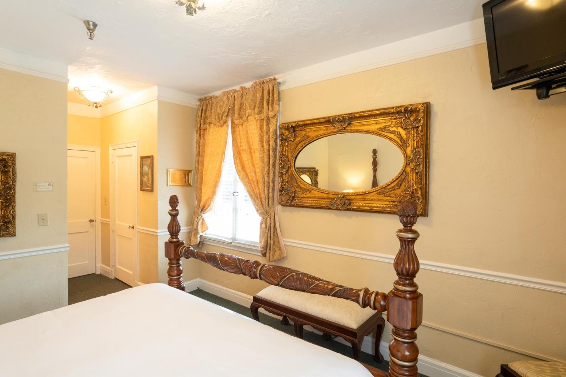 Lake Lure Inn And Spa Екстериор снимка