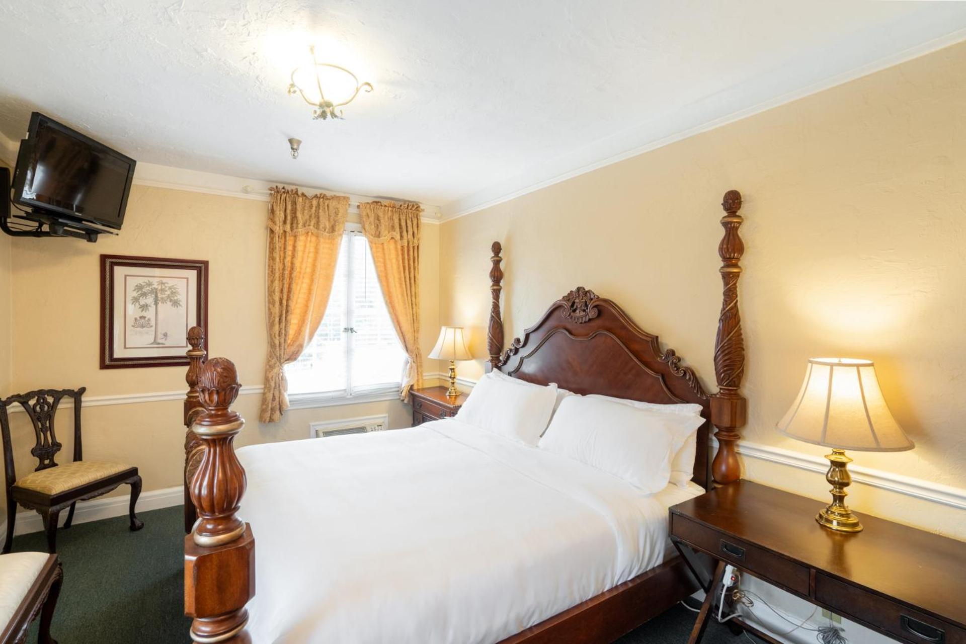 Lake Lure Inn And Spa Екстериор снимка