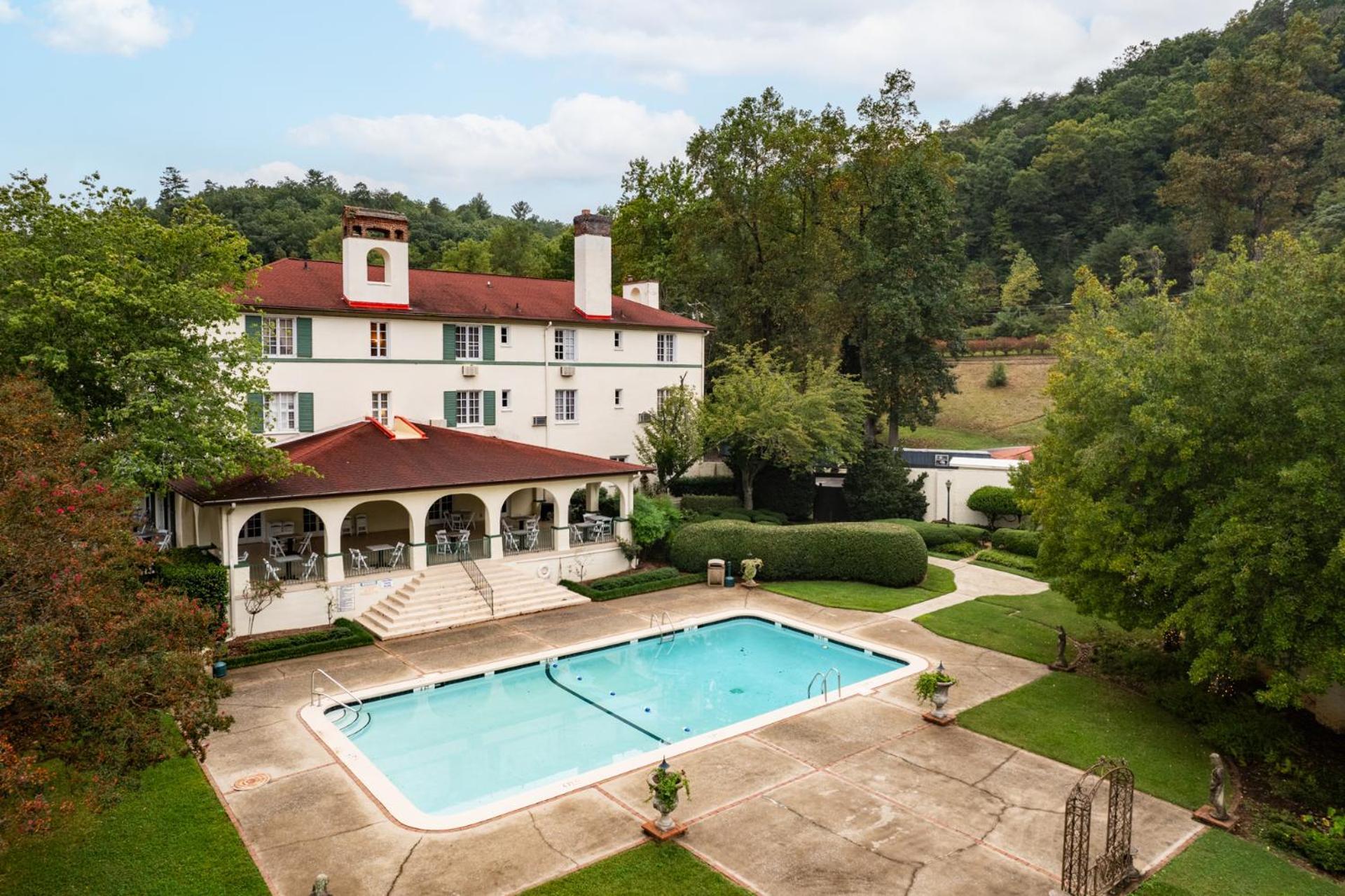 Lake Lure Inn And Spa Екстериор снимка