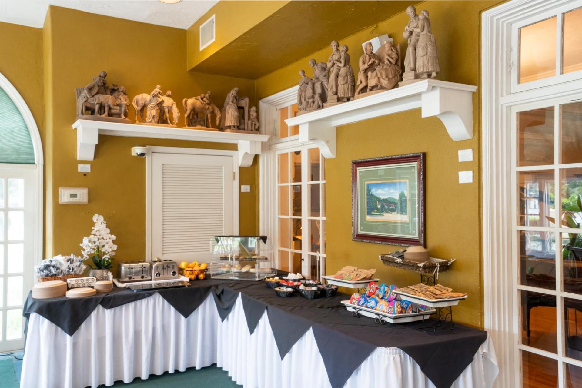 Lake Lure Inn And Spa Екстериор снимка