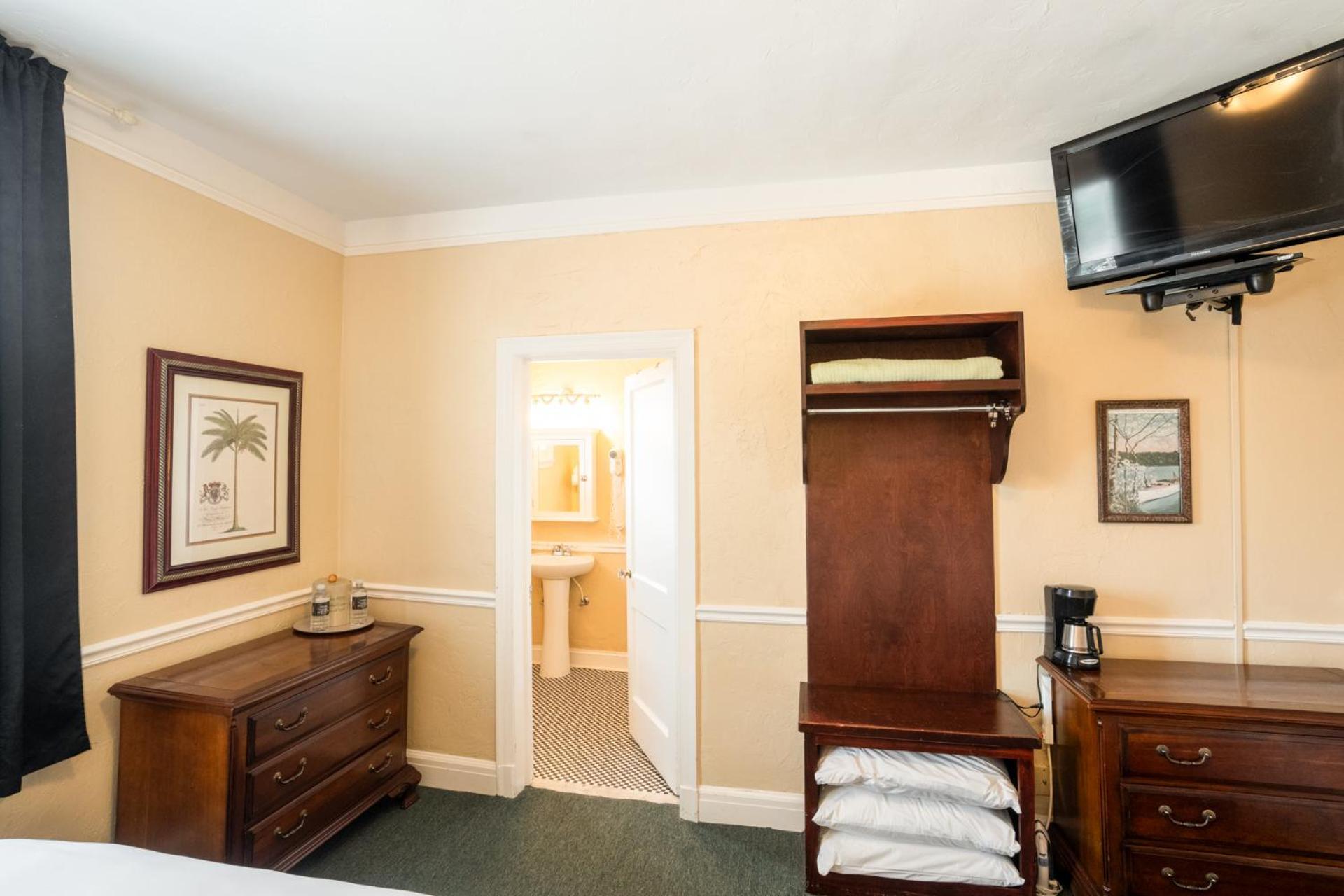 Lake Lure Inn And Spa Екстериор снимка